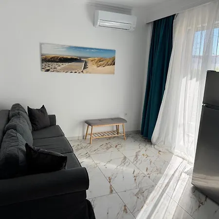 Апартаменты Sea View Chic Kariani