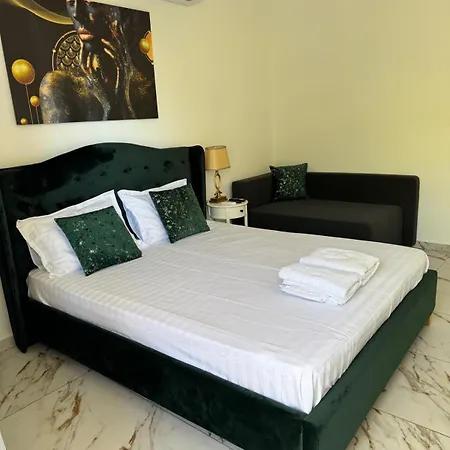 Апартаменты Sea View Chic *