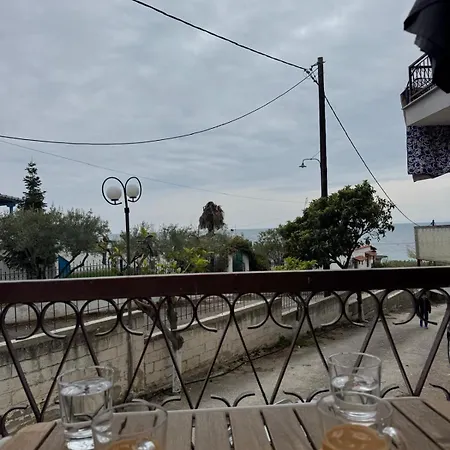 Sea View Chic Kariani