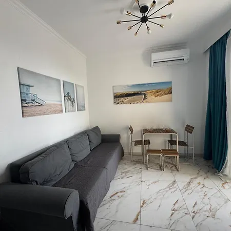 Sea View Chic Apartamento Kariani