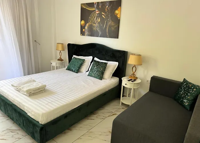Sea View Chic Apartament *